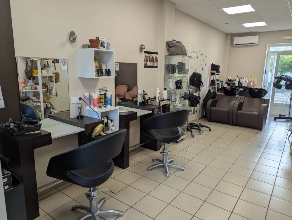 Salon de coiffure à Bias